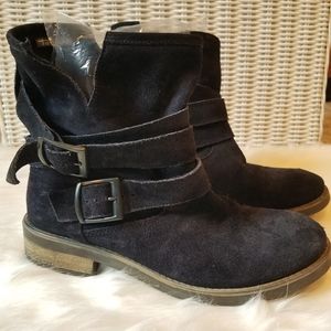 Tamaris Blue Suede Ankle Boot
